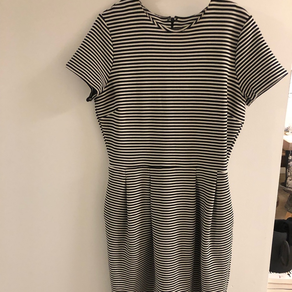 C Wonder Short Sleeve Dress